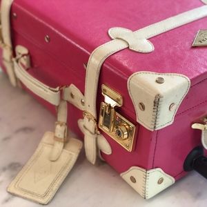CARRY-ON PINK LUGGAGE
